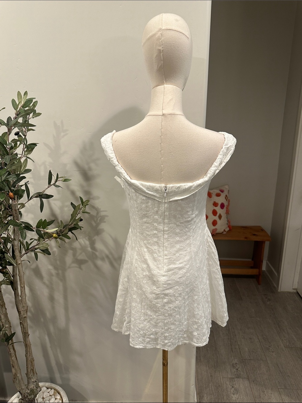 Princess Polly Rosebud Broderie Off the Shoulder Minidress NWT - Picture 10 of 11